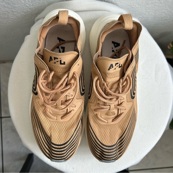 APL STREAMLINE Beige and Black Athletic Shoes - Picture 1 of 8